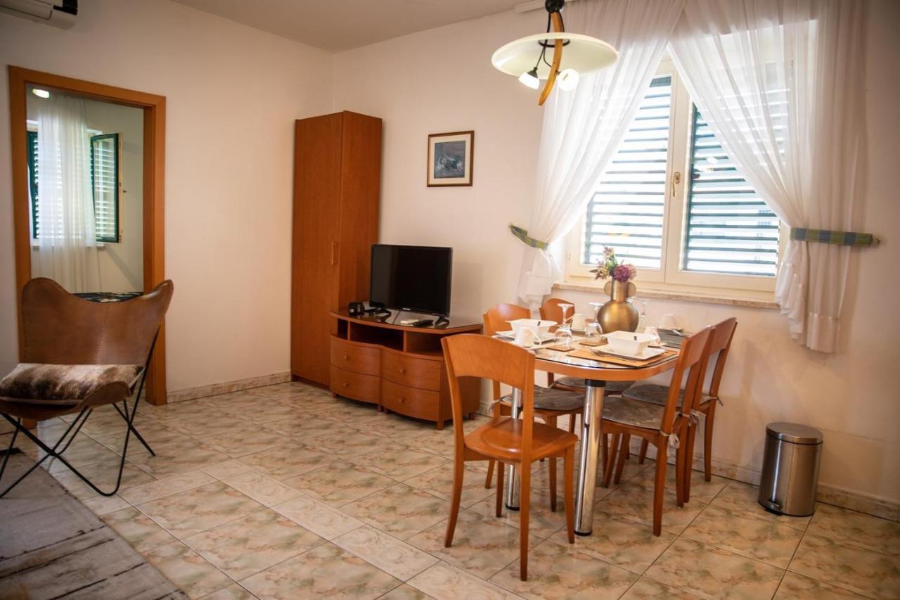 Villa Mareonda - Apartments Sussurro Ρόβινι Εξωτερικό φωτογραφία